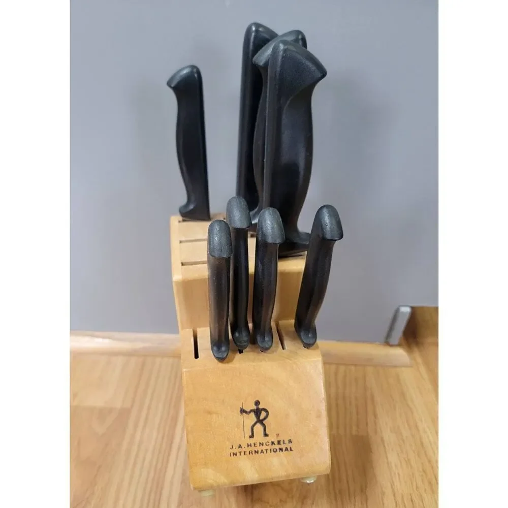 Henckels International Classic  12-PC-Knife Block Set Missing 4Pc